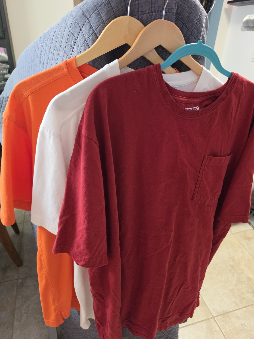 Duluth Trading Co Short-Sleeve Pocket Tee in Burgundy, White & Orange 2xl